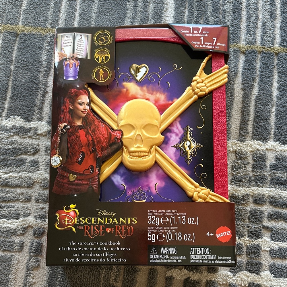 Disney Descendants: The Rise of Red Princess Red Sorcerer’s Cookbook